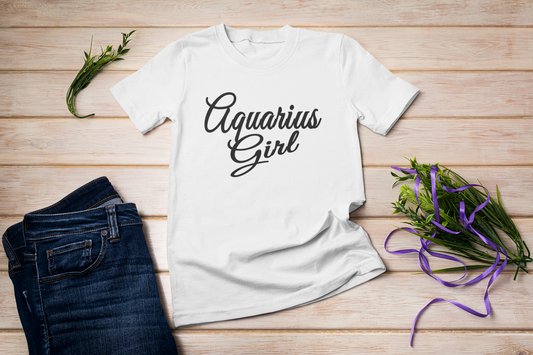 Aquarius Girl Lettering T-shirt